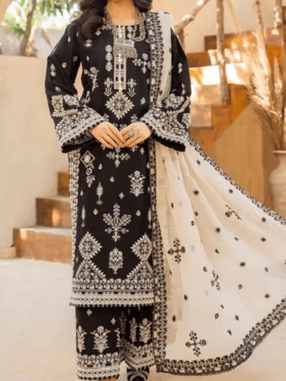Pakistani Women’s Black & White Embroidered Shalwar Kameezee with Dupatta